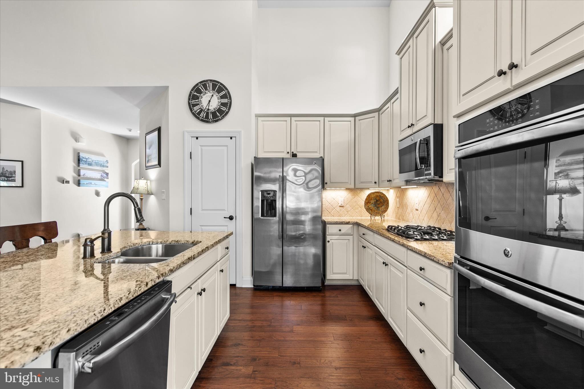 VINCENT OVERLOOK - Residential