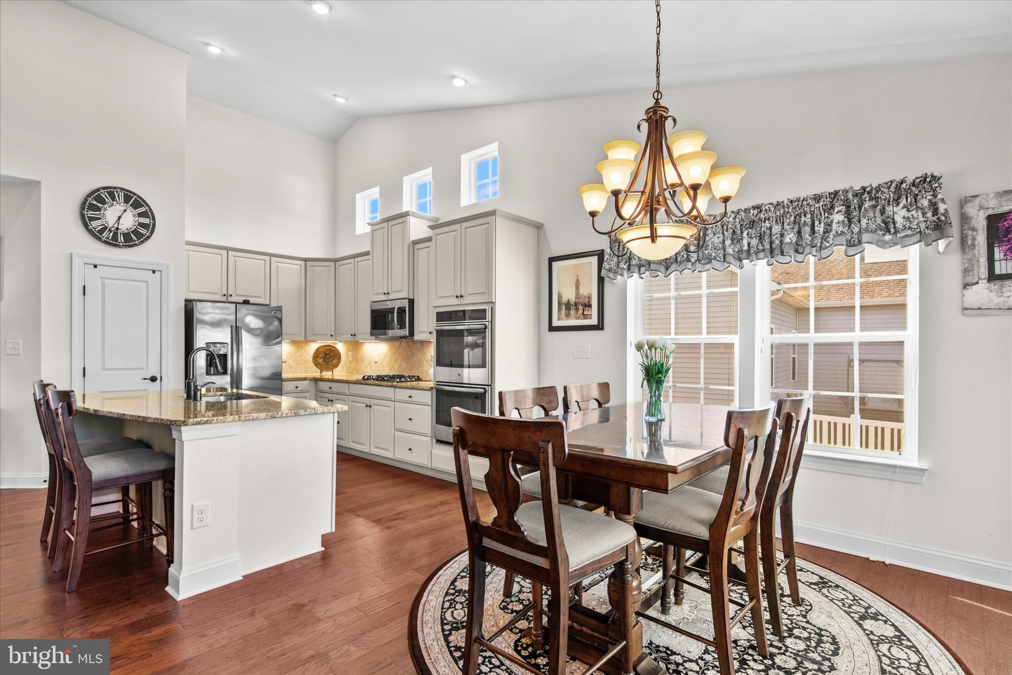 VINCENT OVERLOOK - Residential