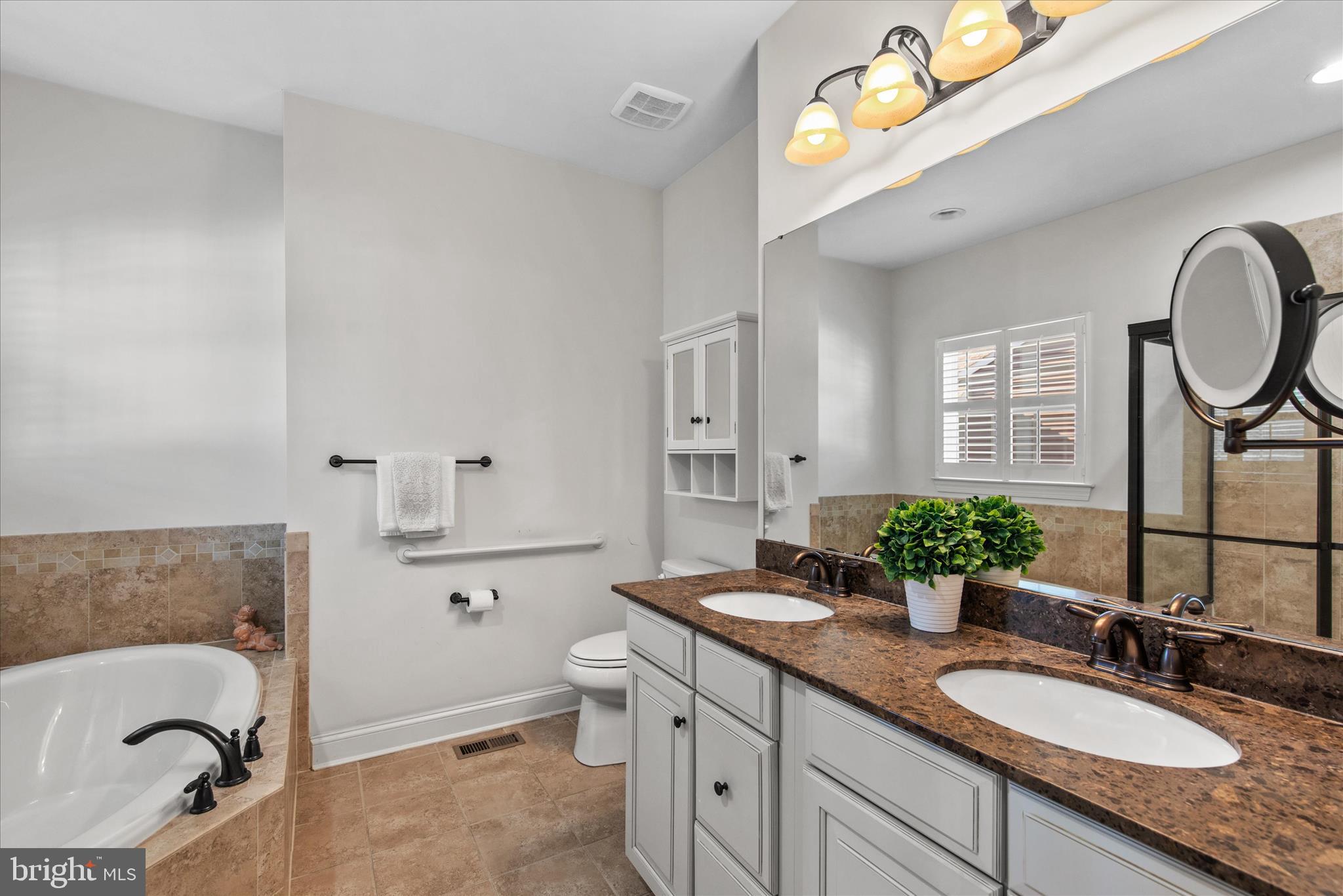 VINCENT OVERLOOK - Residential