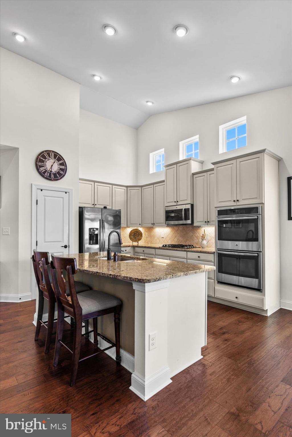 VINCENT OVERLOOK - Residential