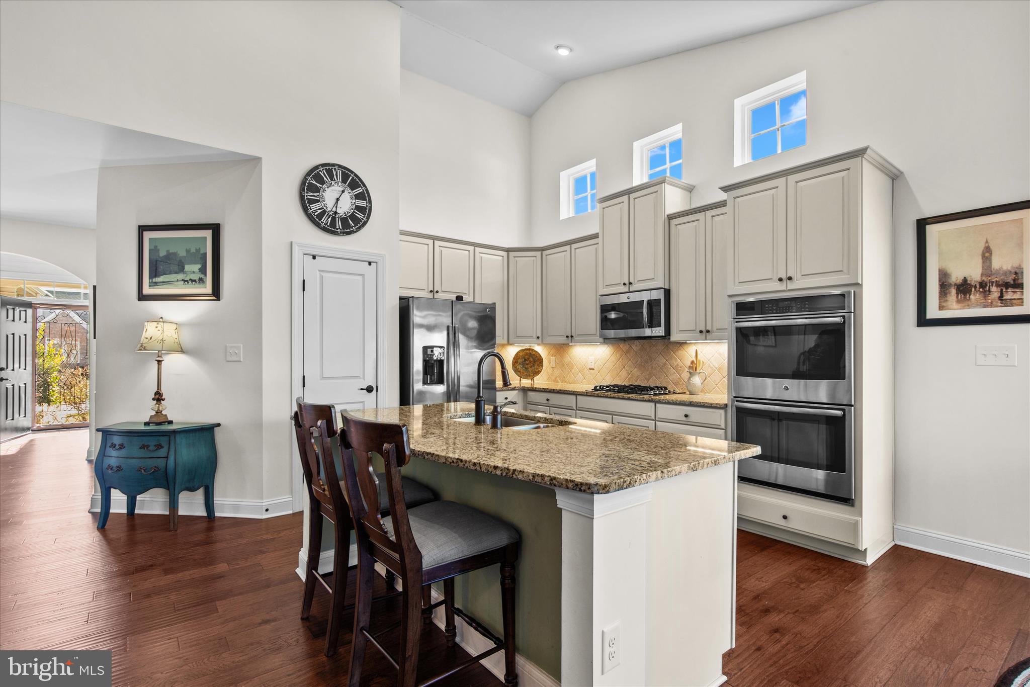 VINCENT OVERLOOK - Residential