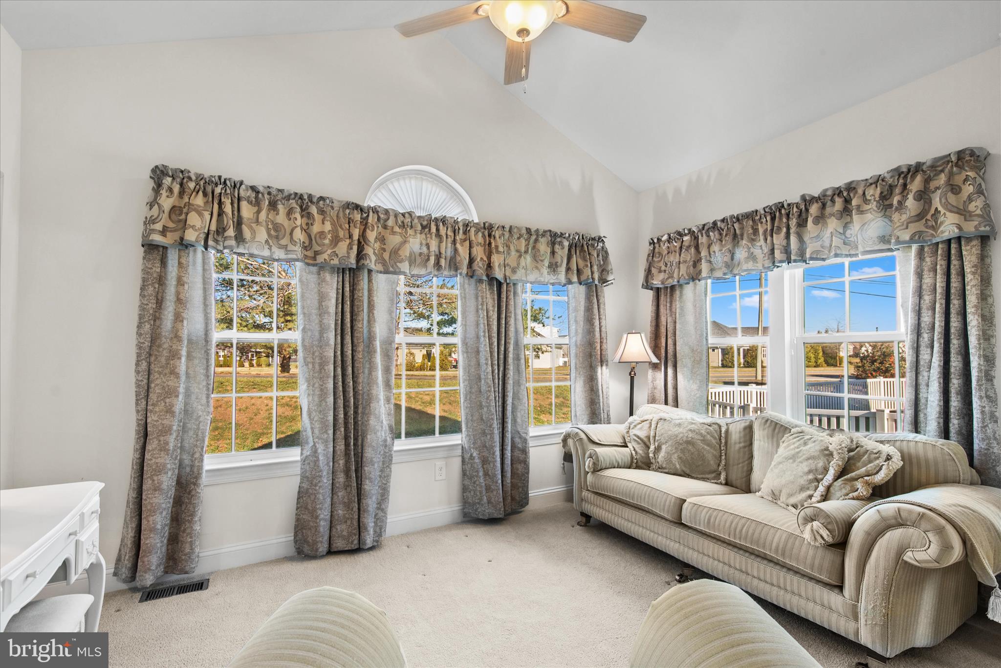 VINCENT OVERLOOK - Residential