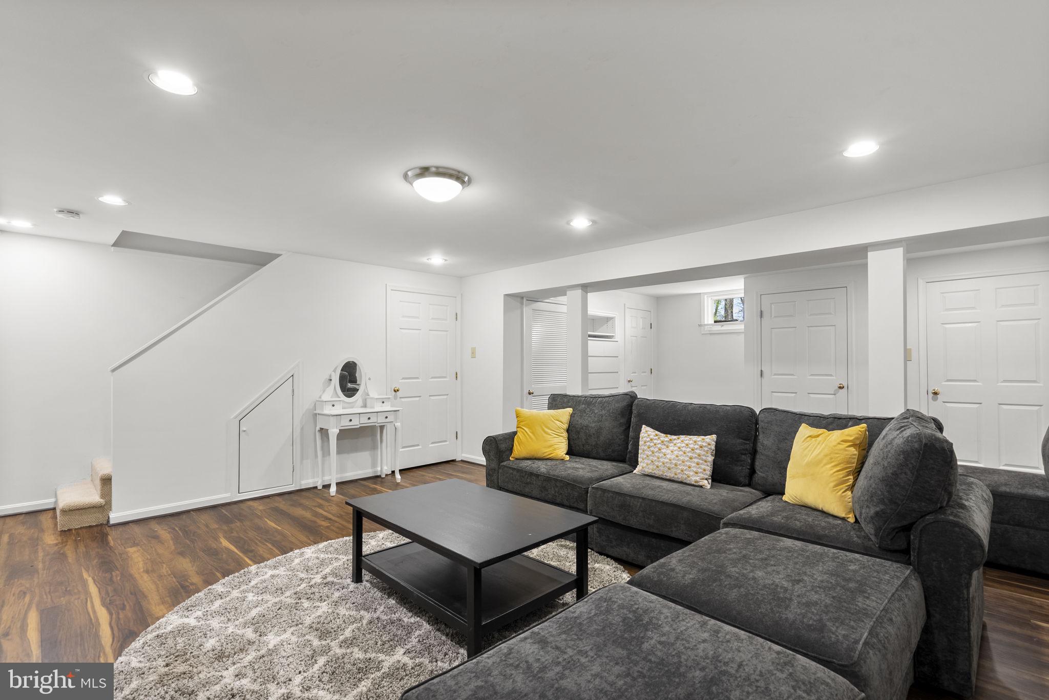 BRADFORDS REST - Residential