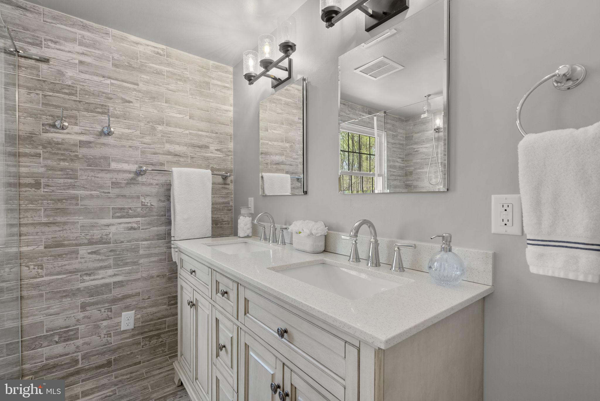 BRADFORDS REST - Residential