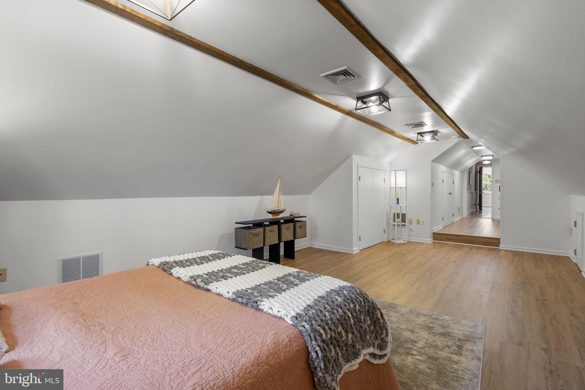 BRADFORDS REST - Residential