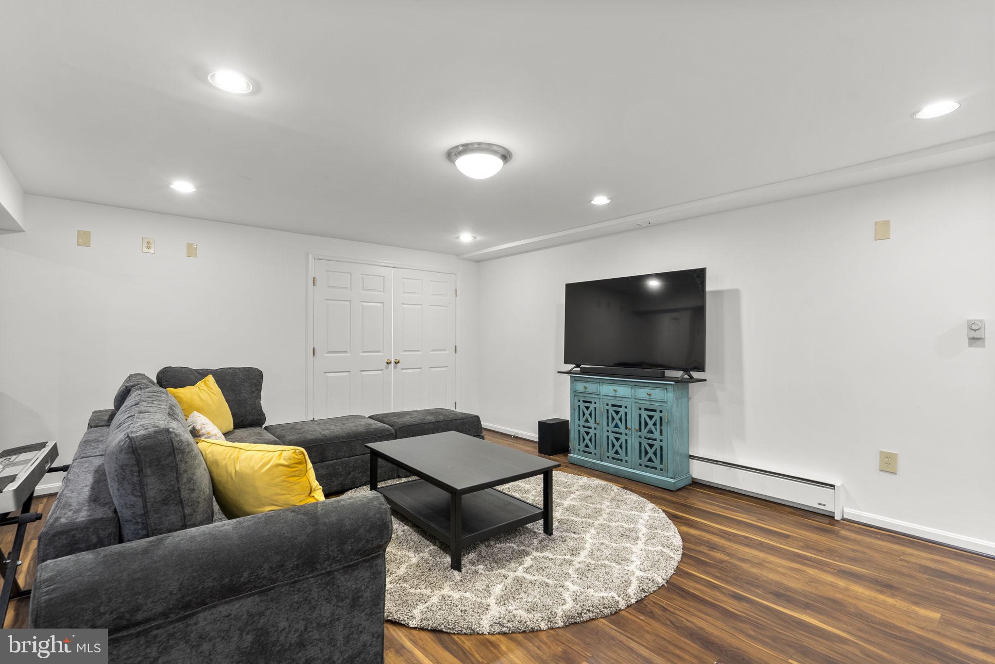 BRADFORDS REST - Residential