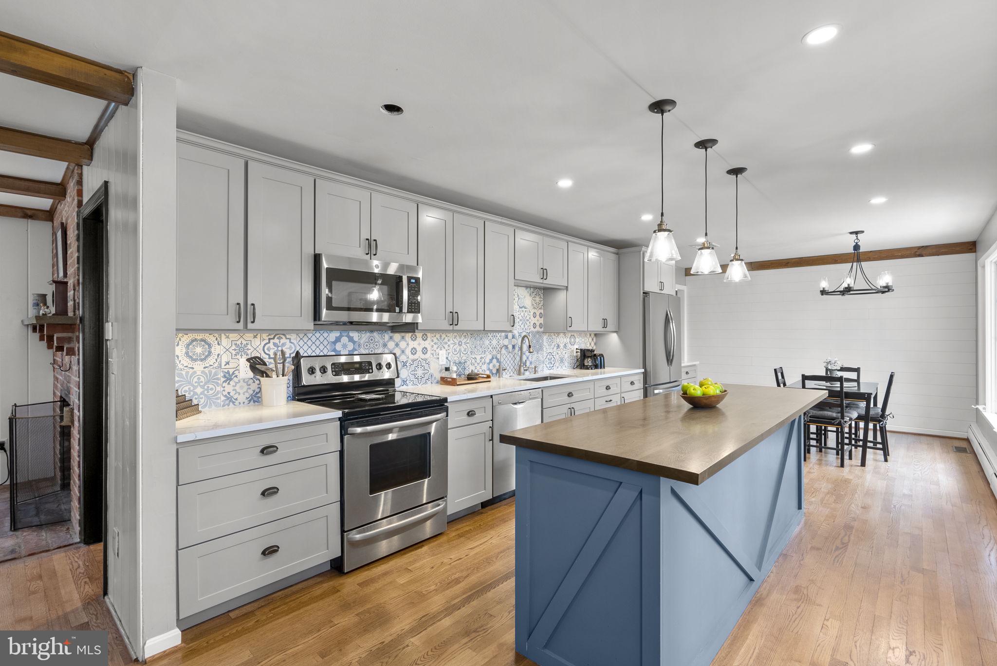 BRADFORDS REST - Residential