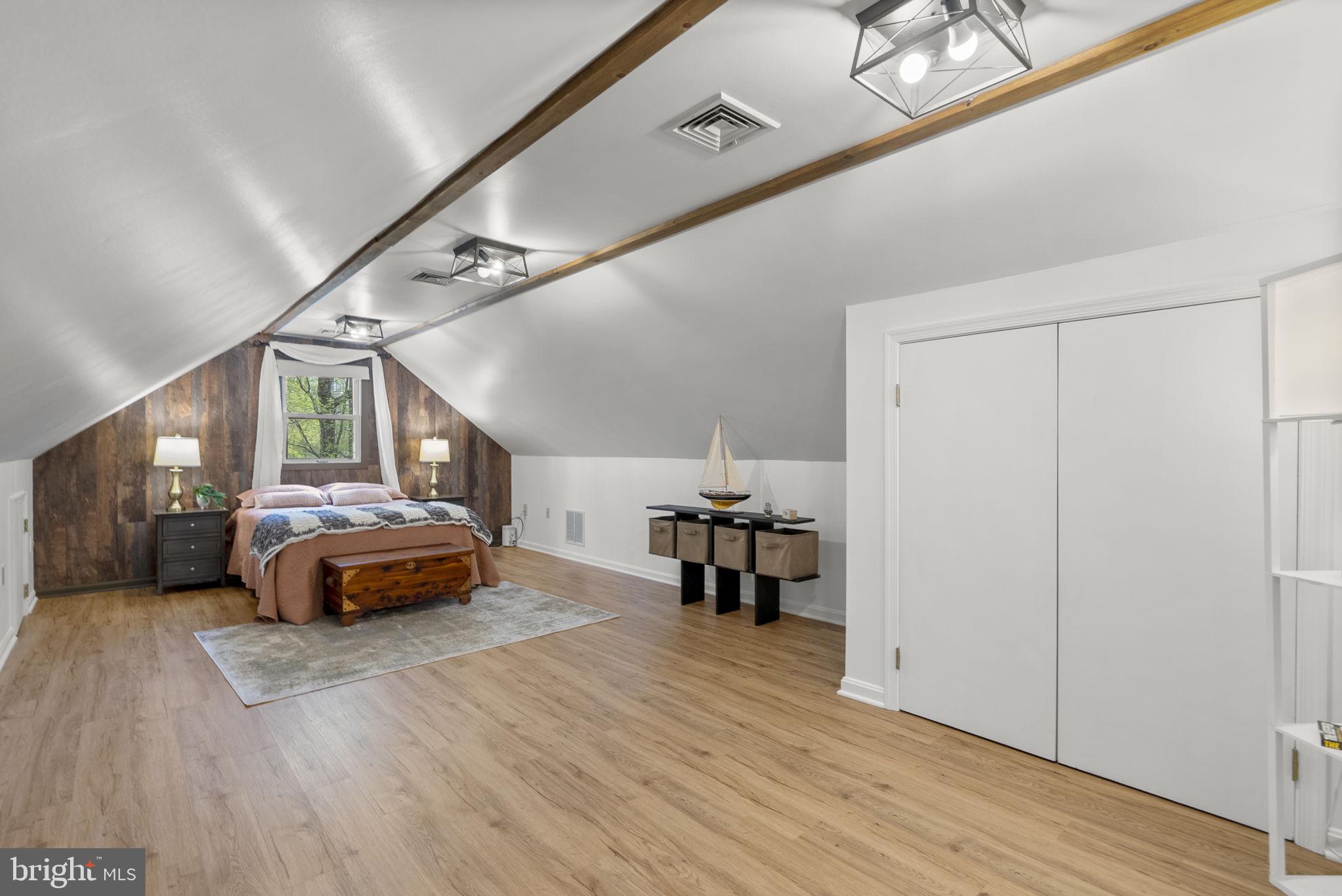 BRADFORDS REST - Residential