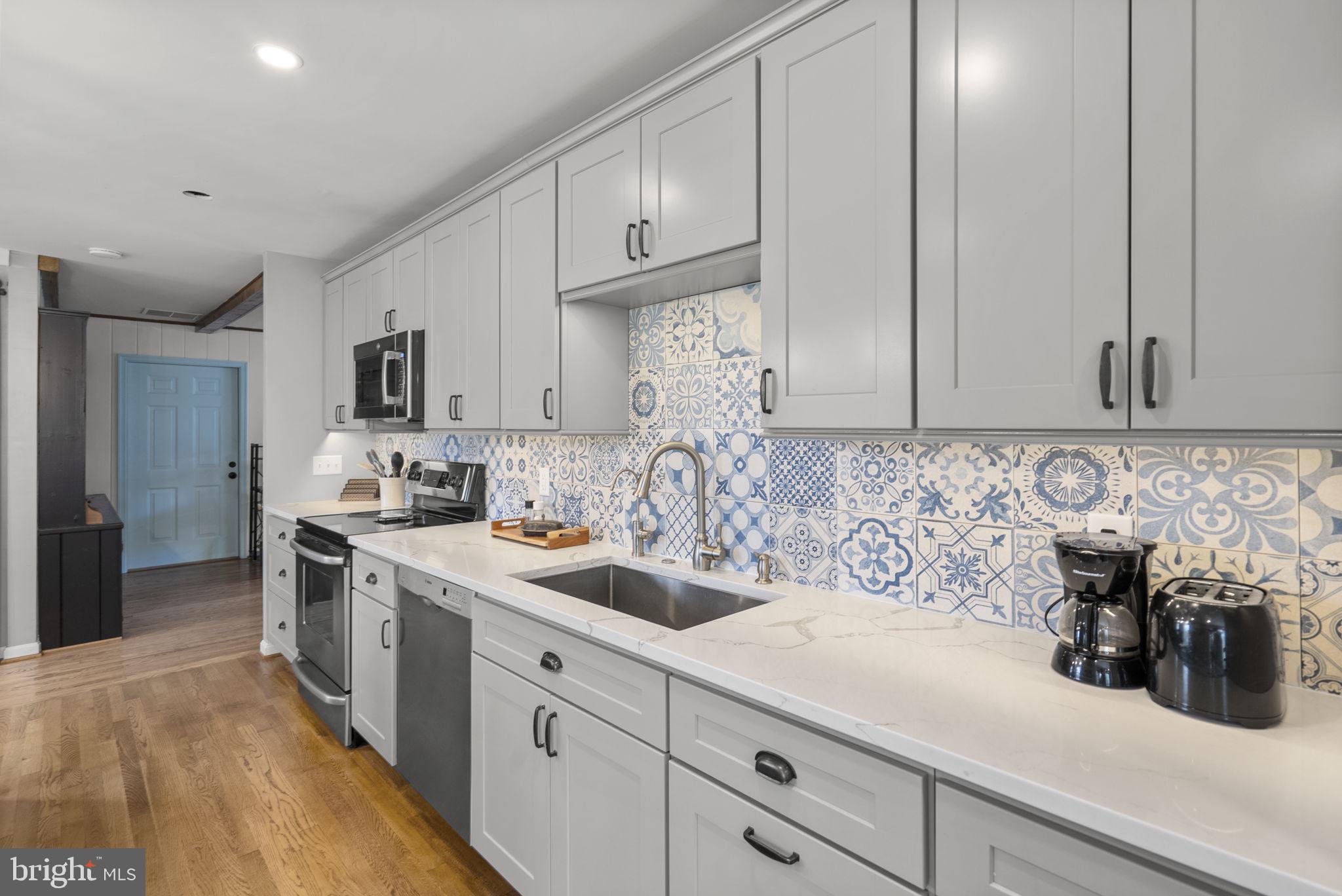 BRADFORDS REST - Residential