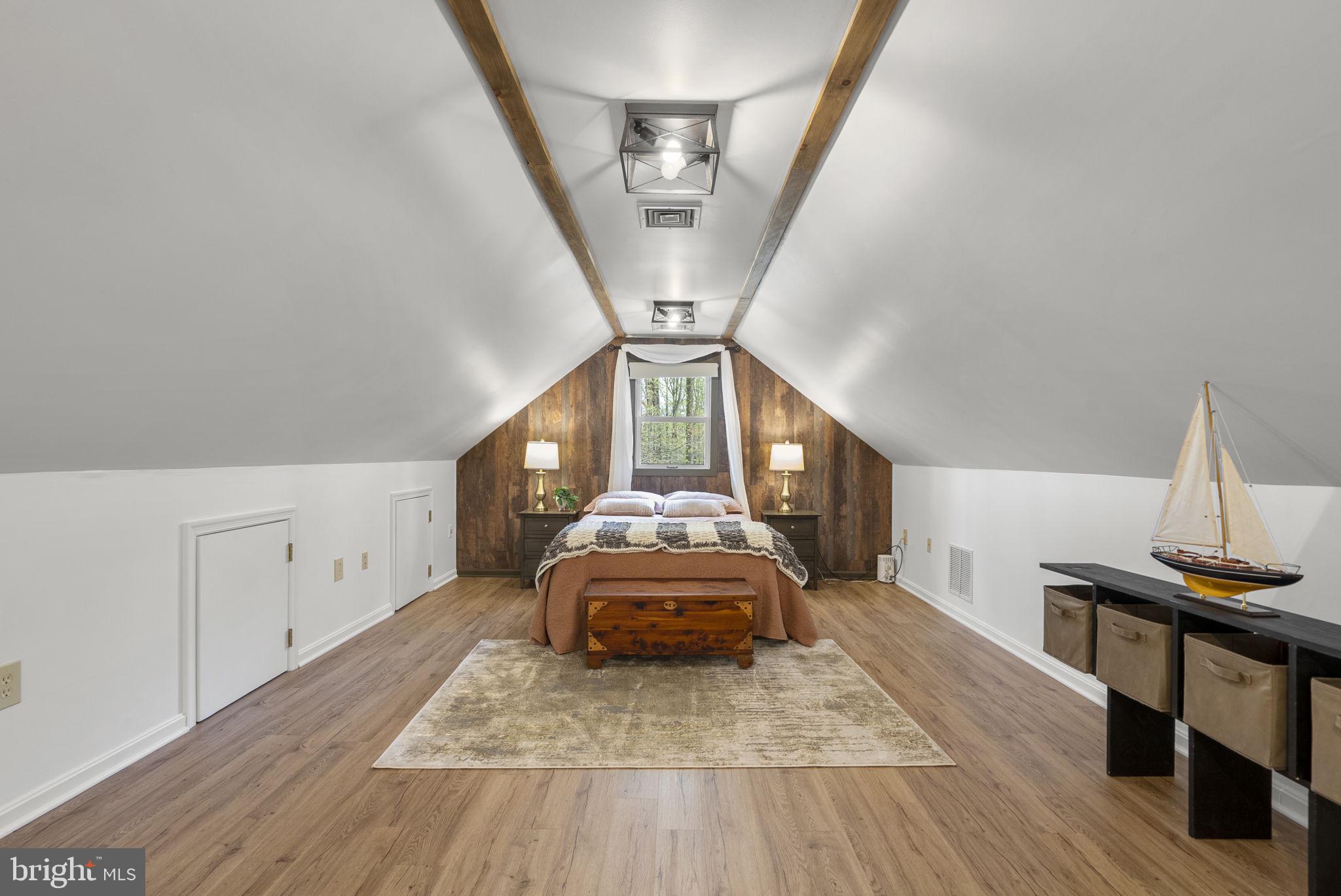 BRADFORDS REST - Residential