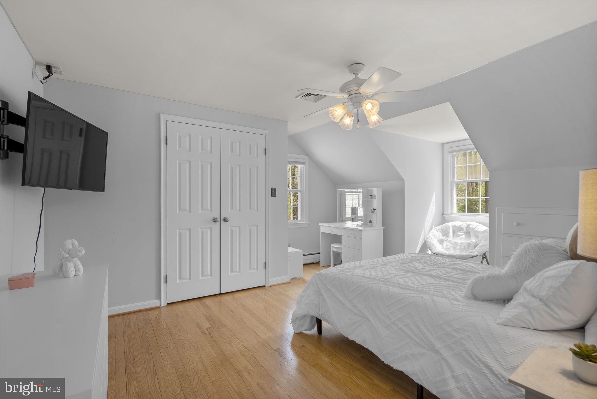 BRADFORDS REST - Residential