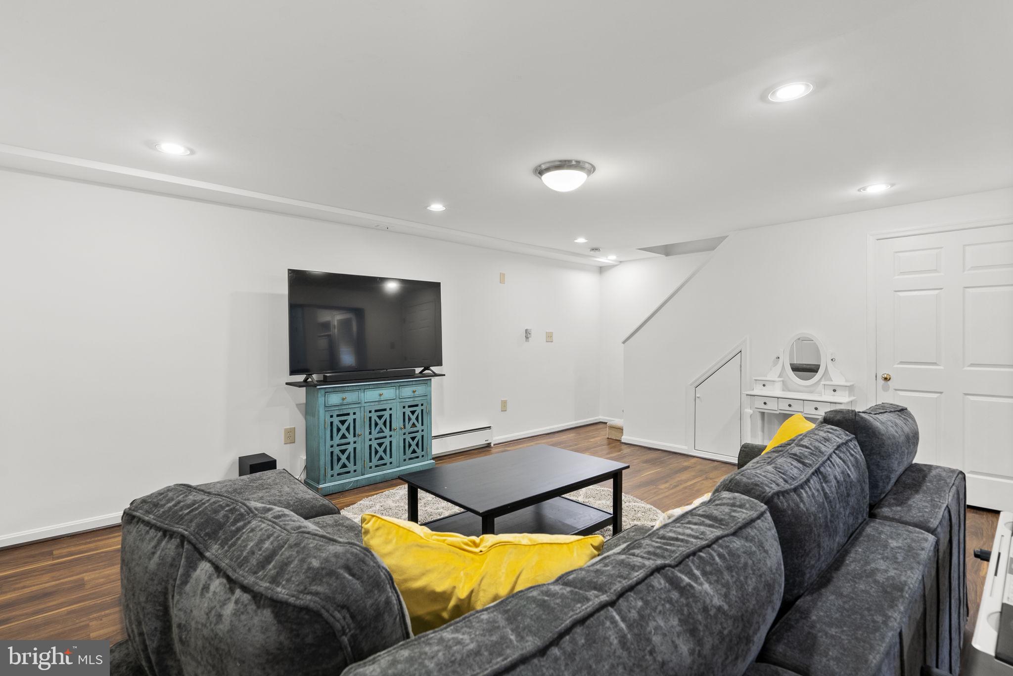 BRADFORDS REST - Residential