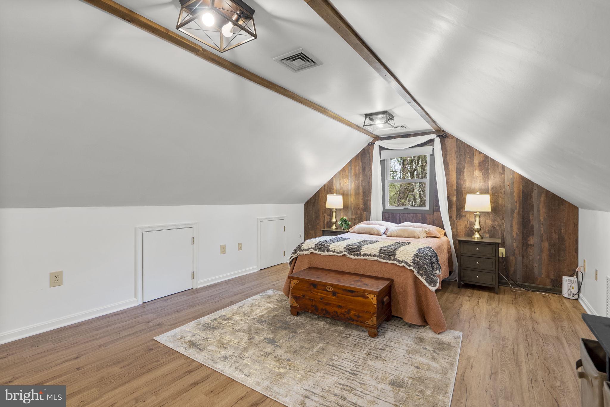 BRADFORDS REST - Residential