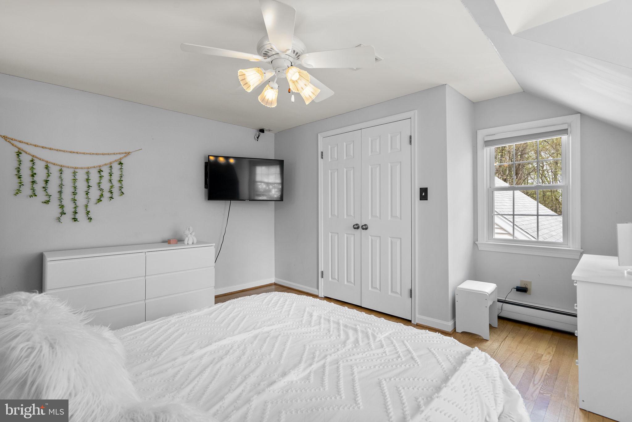 BRADFORDS REST - Residential