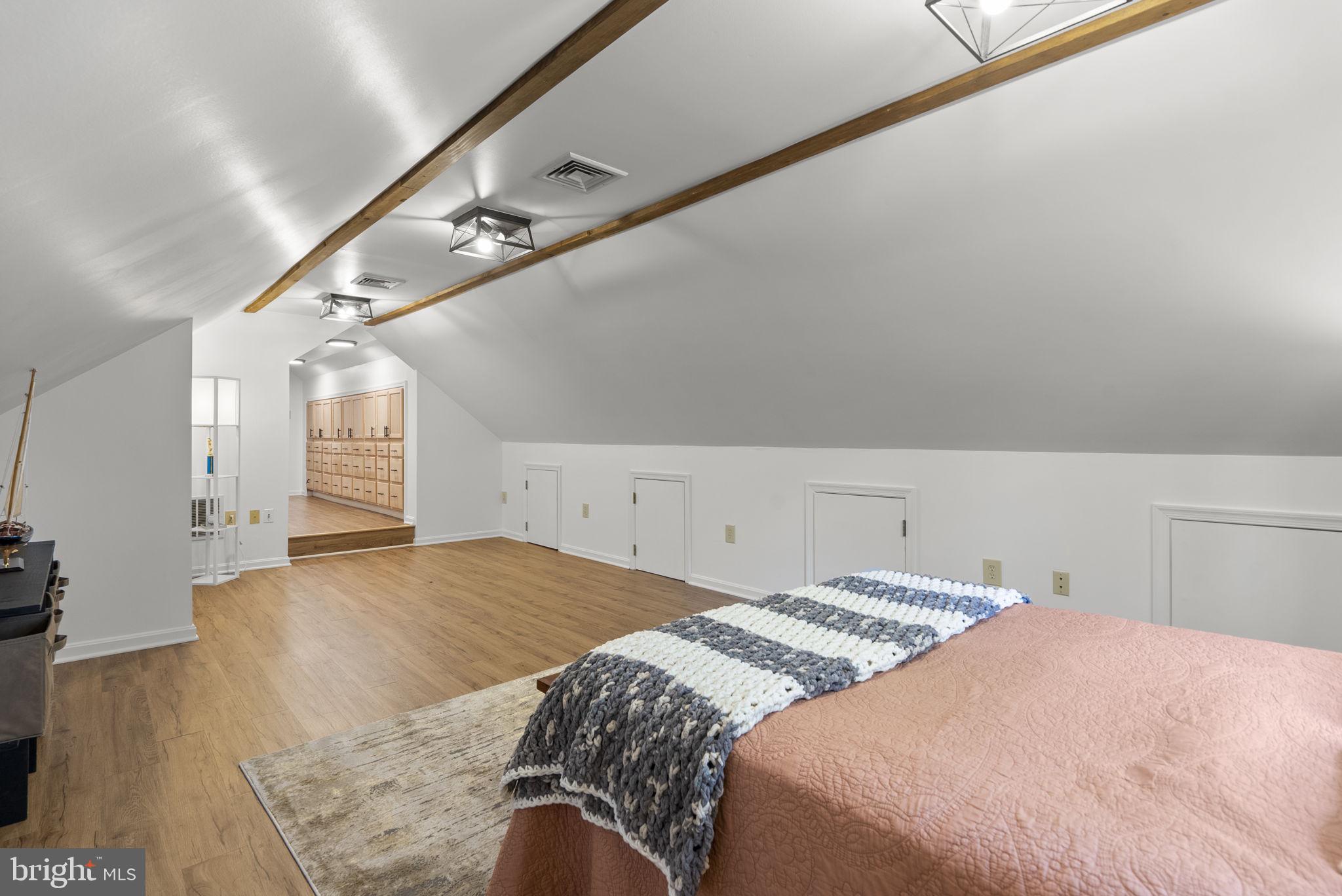 BRADFORDS REST - Residential