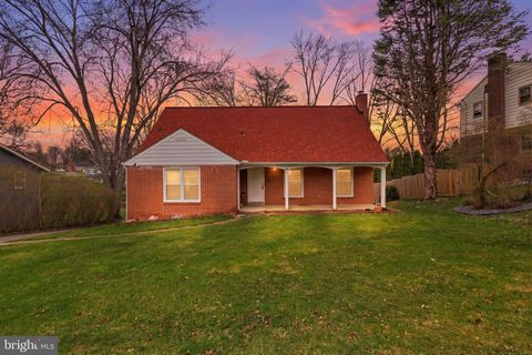 Homes For Sale - 1529 Springside Drive<br/> LANCASTER, PA 17603