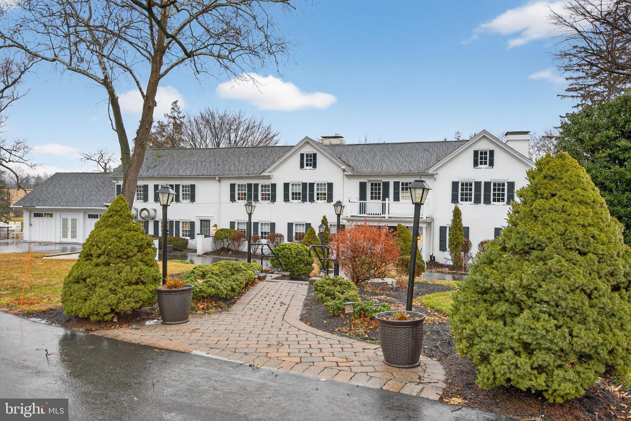 GLENHARDIE CONDOS - Residential