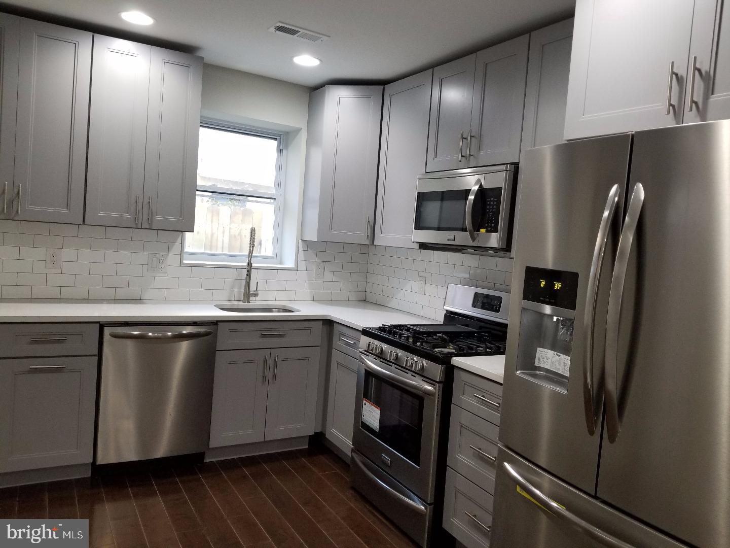 PASSYUNK SQUARE - Residential