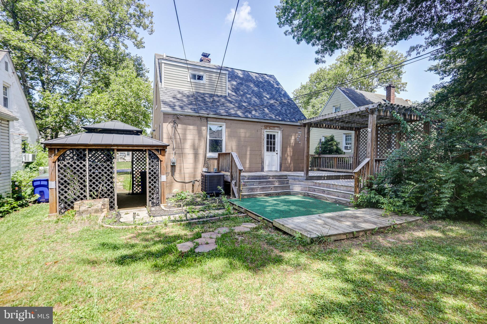 909 BEECHWOOD DRIVE