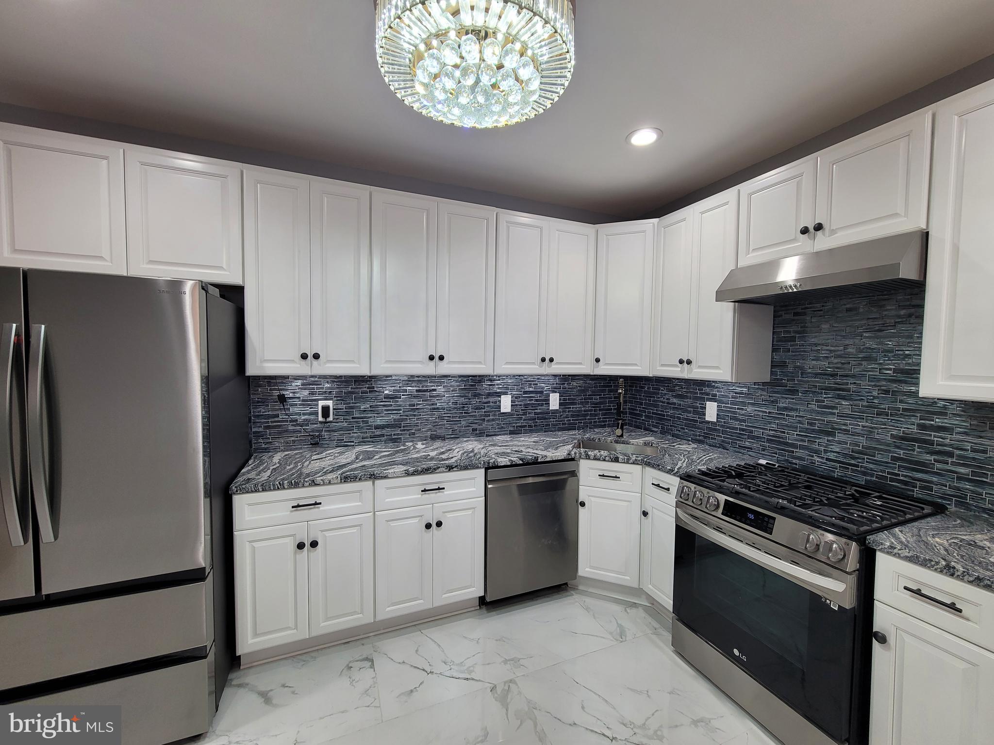 MADISON EASTEND - Residential