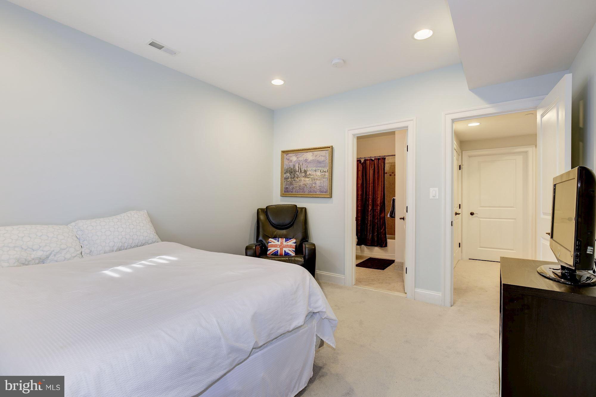 GLEN MAR PARK - Residential