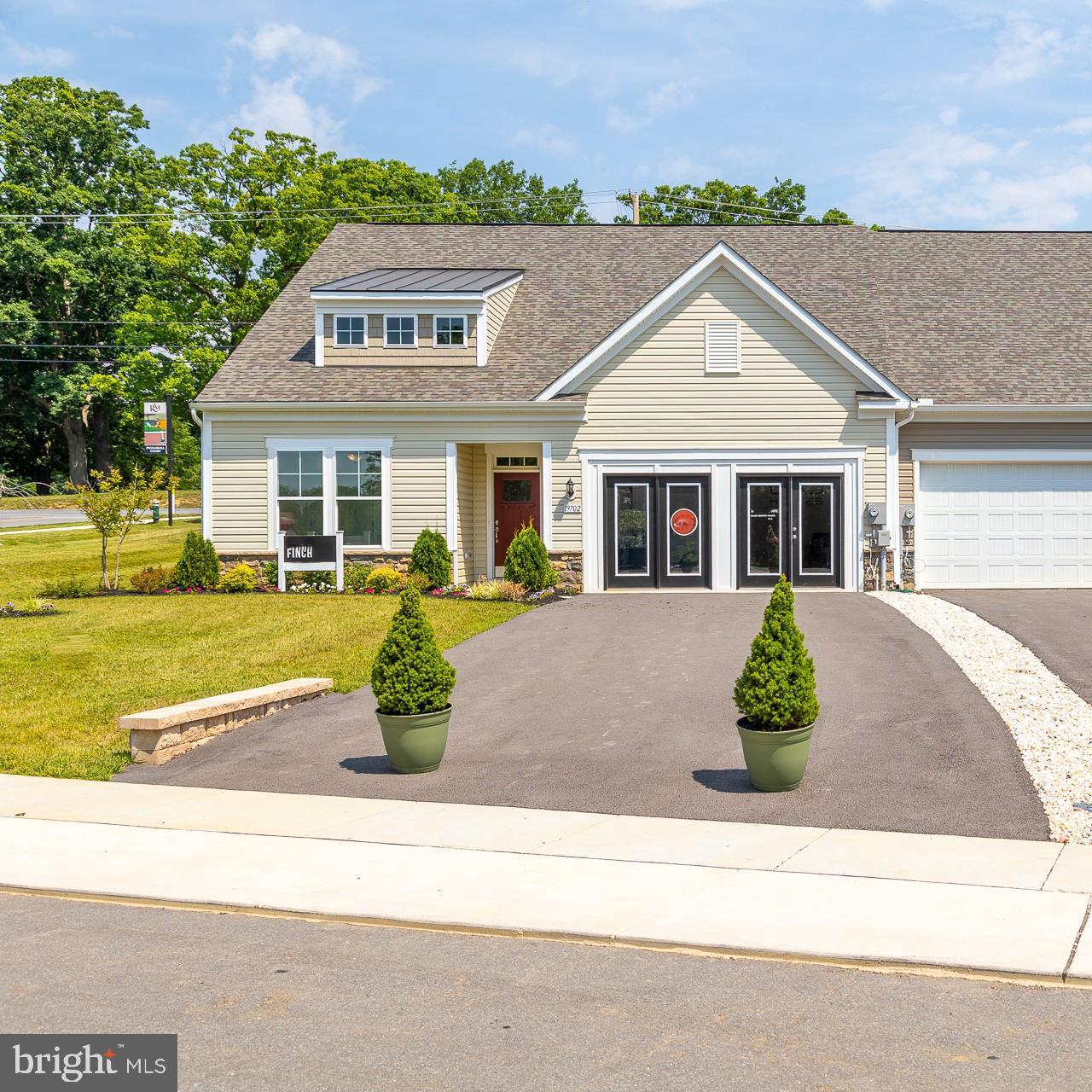 ROSEHILL MANOR - Residential