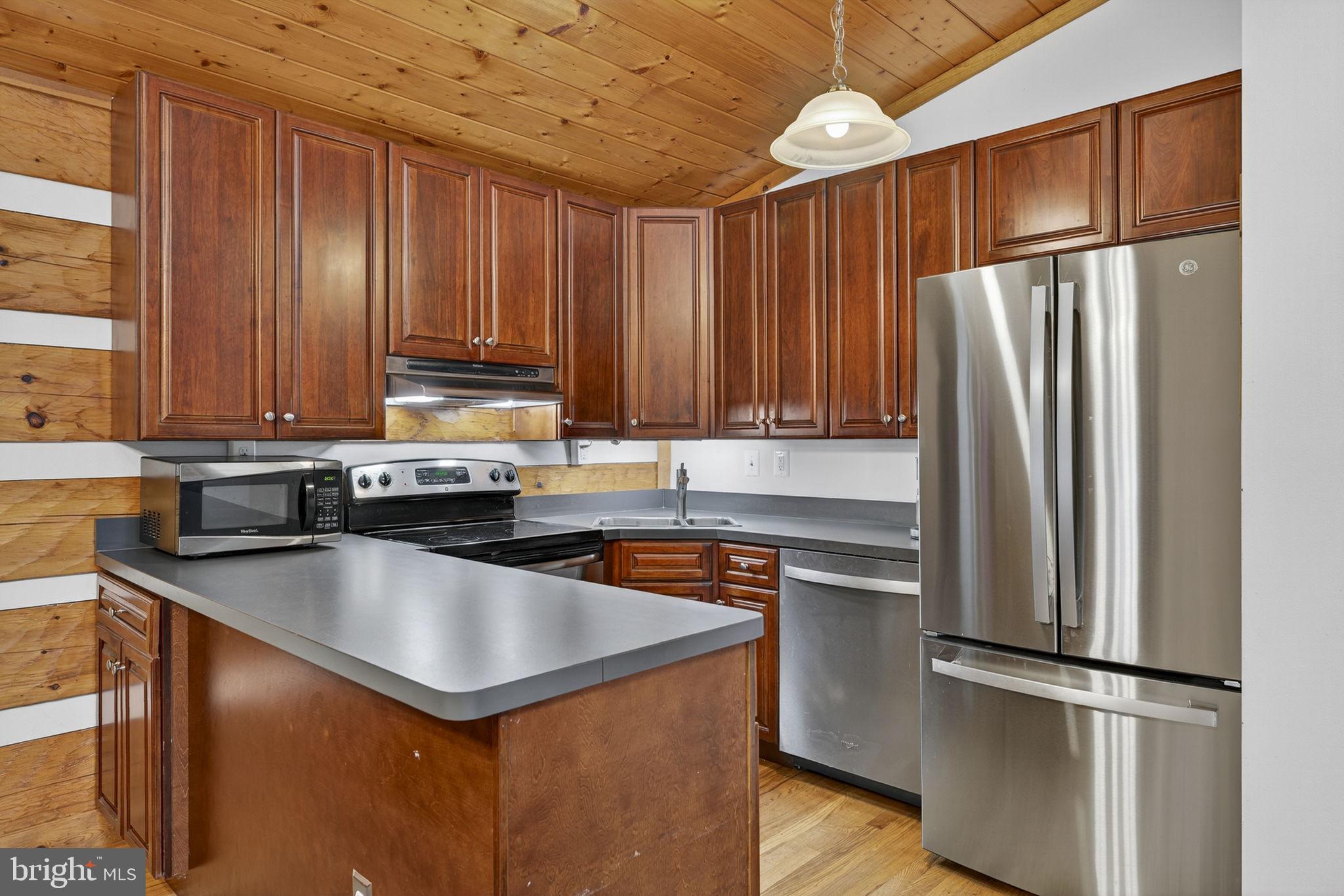 BULL RUN MOUNTAIN - Residential