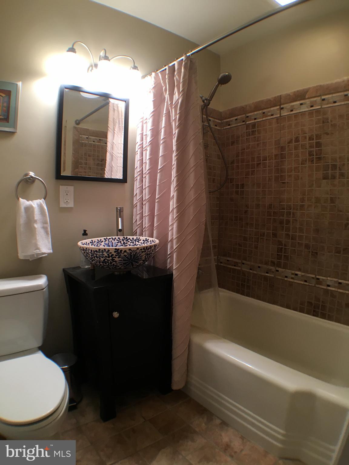 WEST FALLS CHURCH - Residential Lease