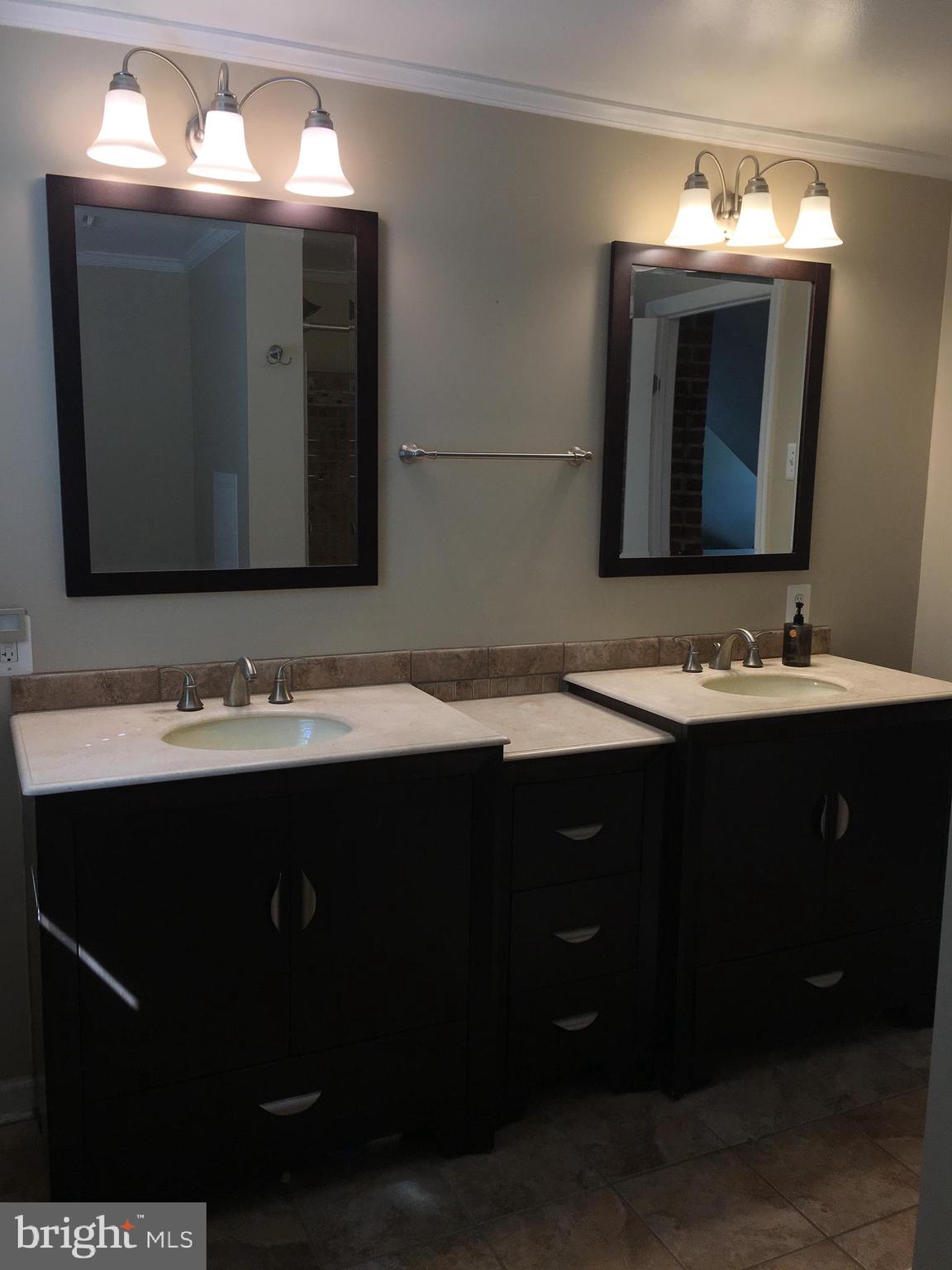 WEST FALLS CHURCH - Residential Lease