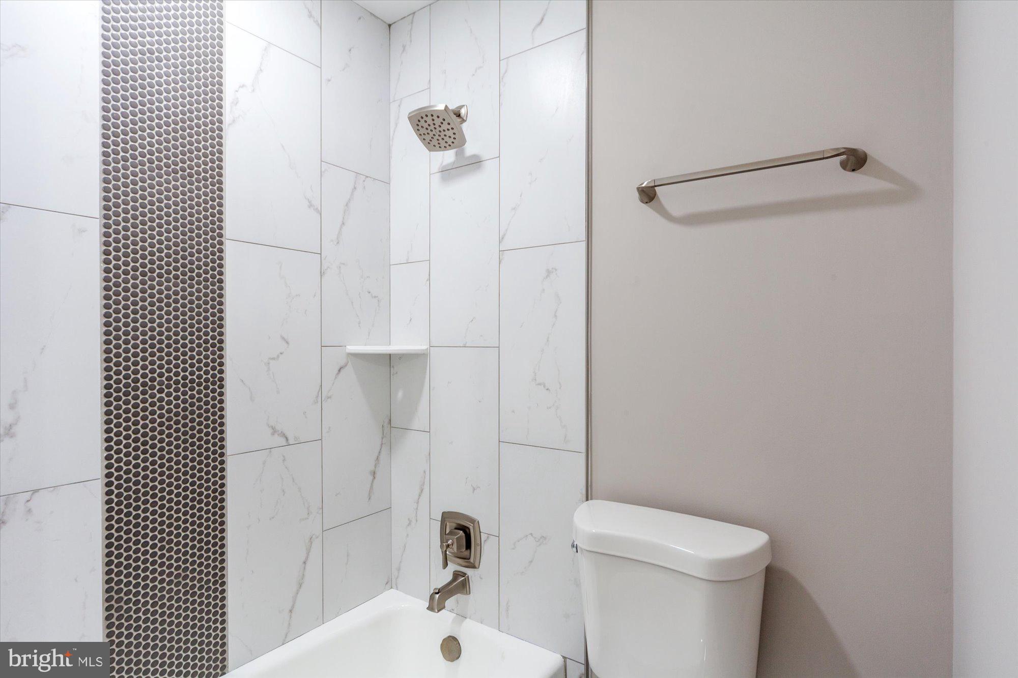 WILLIAMSBURG MANOR NORTH - Residential