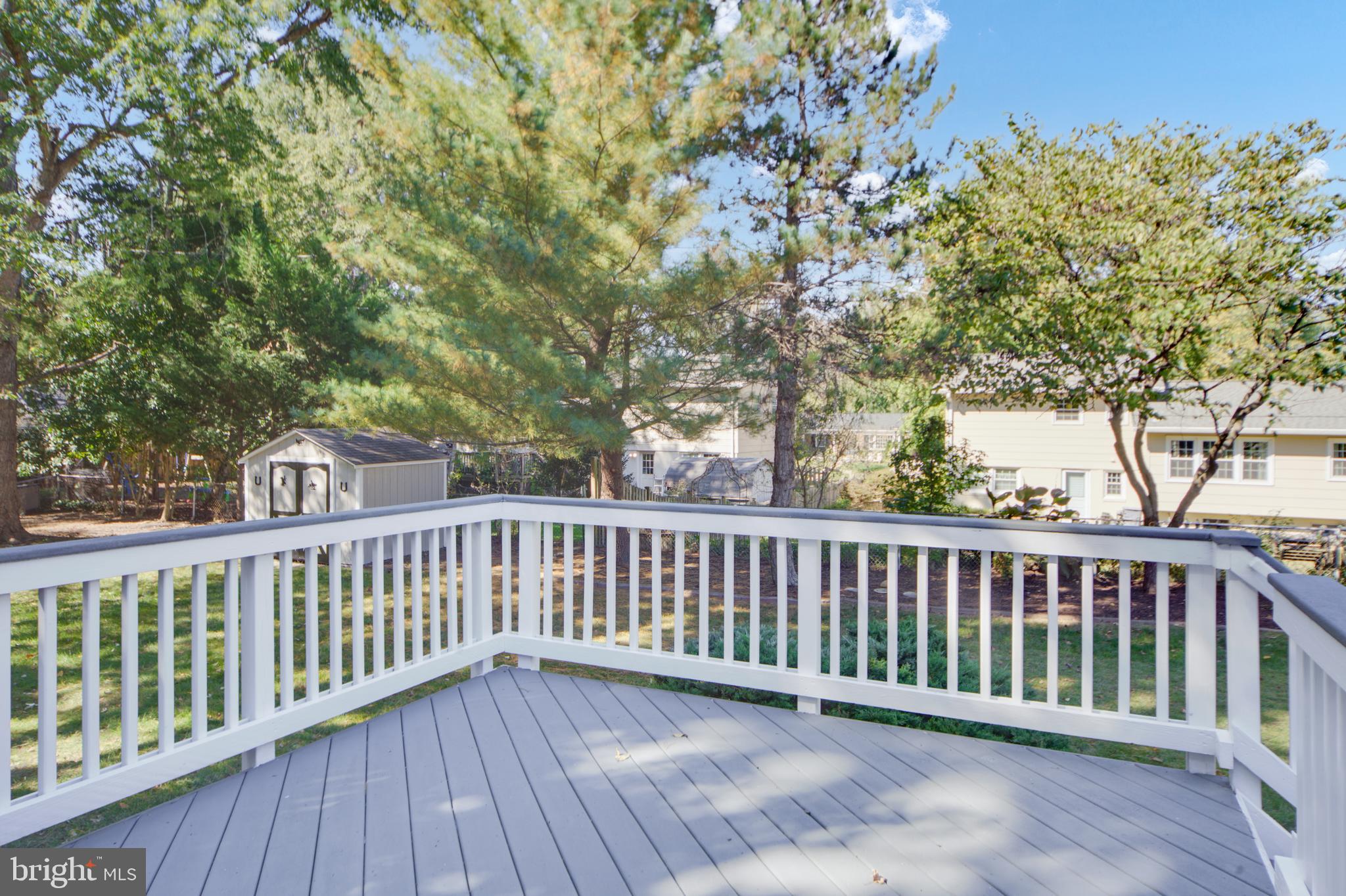 WILLIAMSBURG MANOR NORTH - Residential