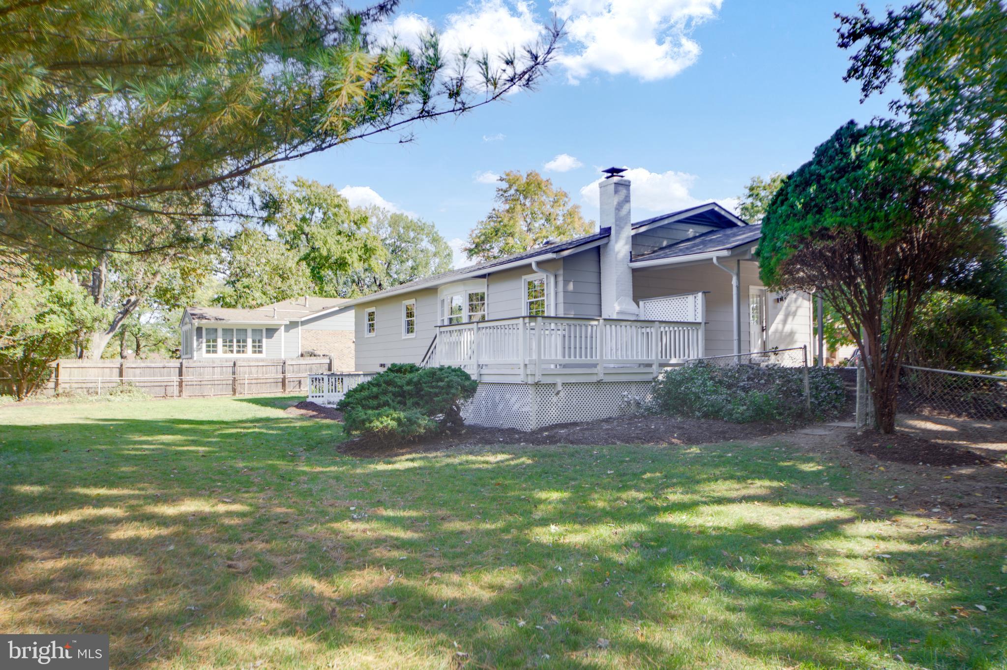 WILLIAMSBURG MANOR NORTH - Residential