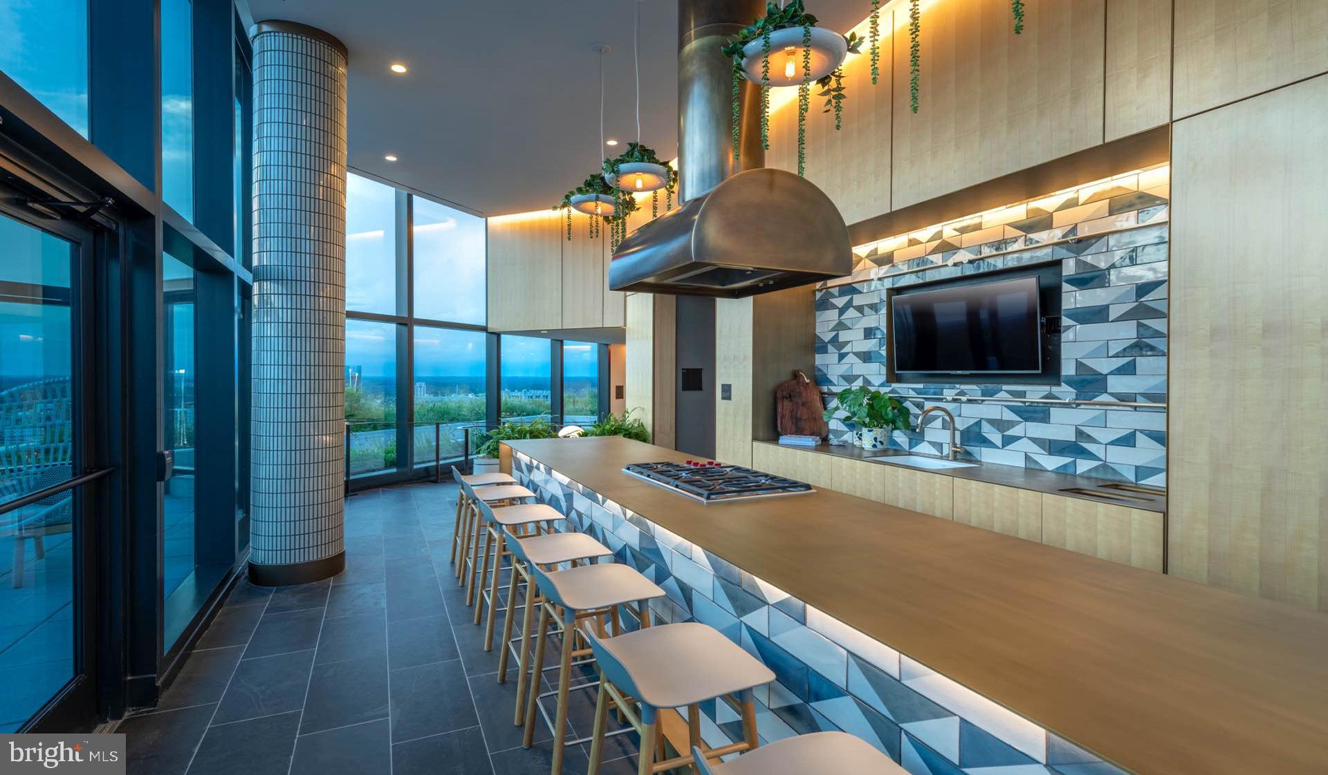 4710 ELM STREET 1B-E-1008