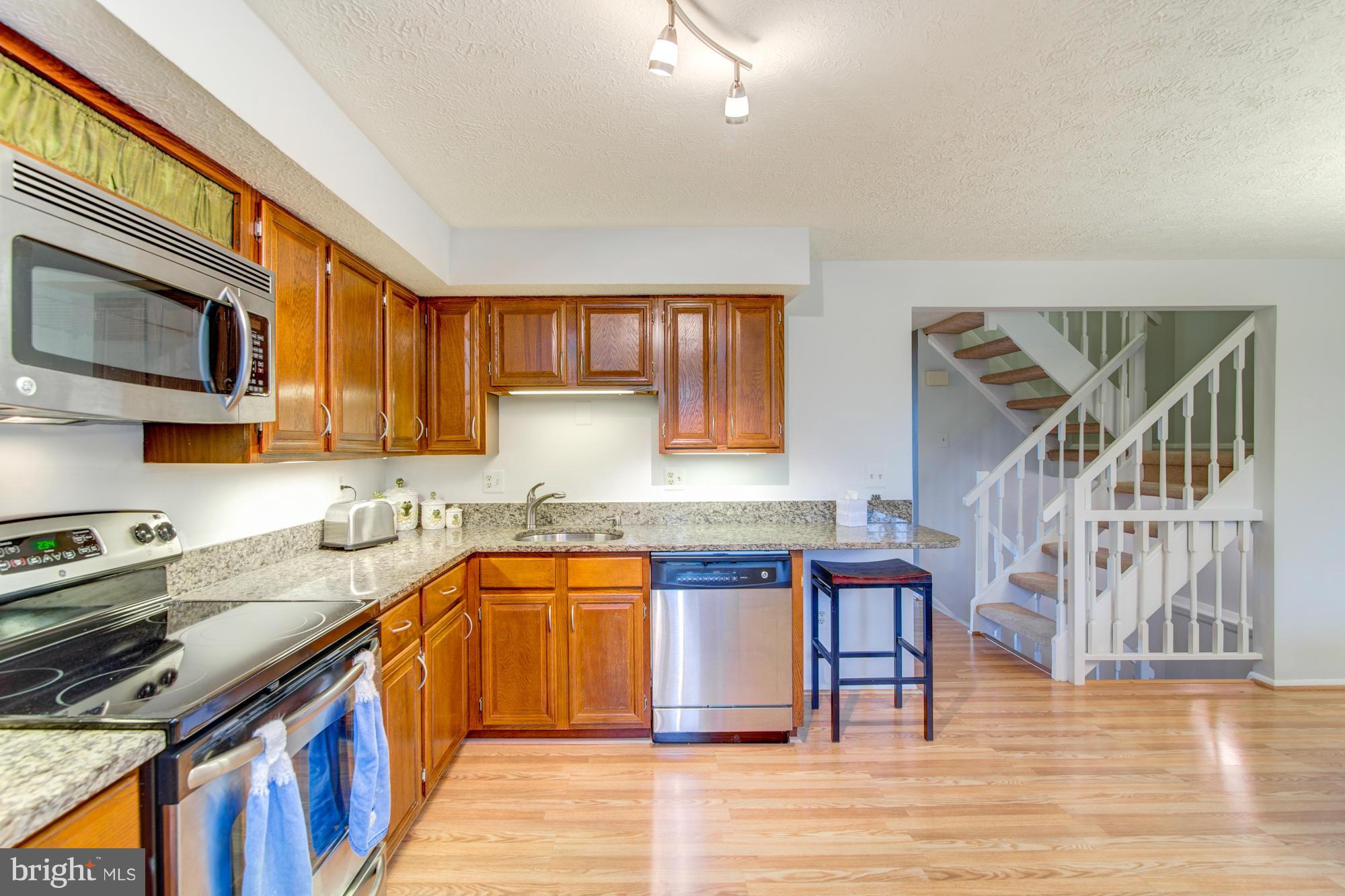 OAKTON COMMONS - Residential