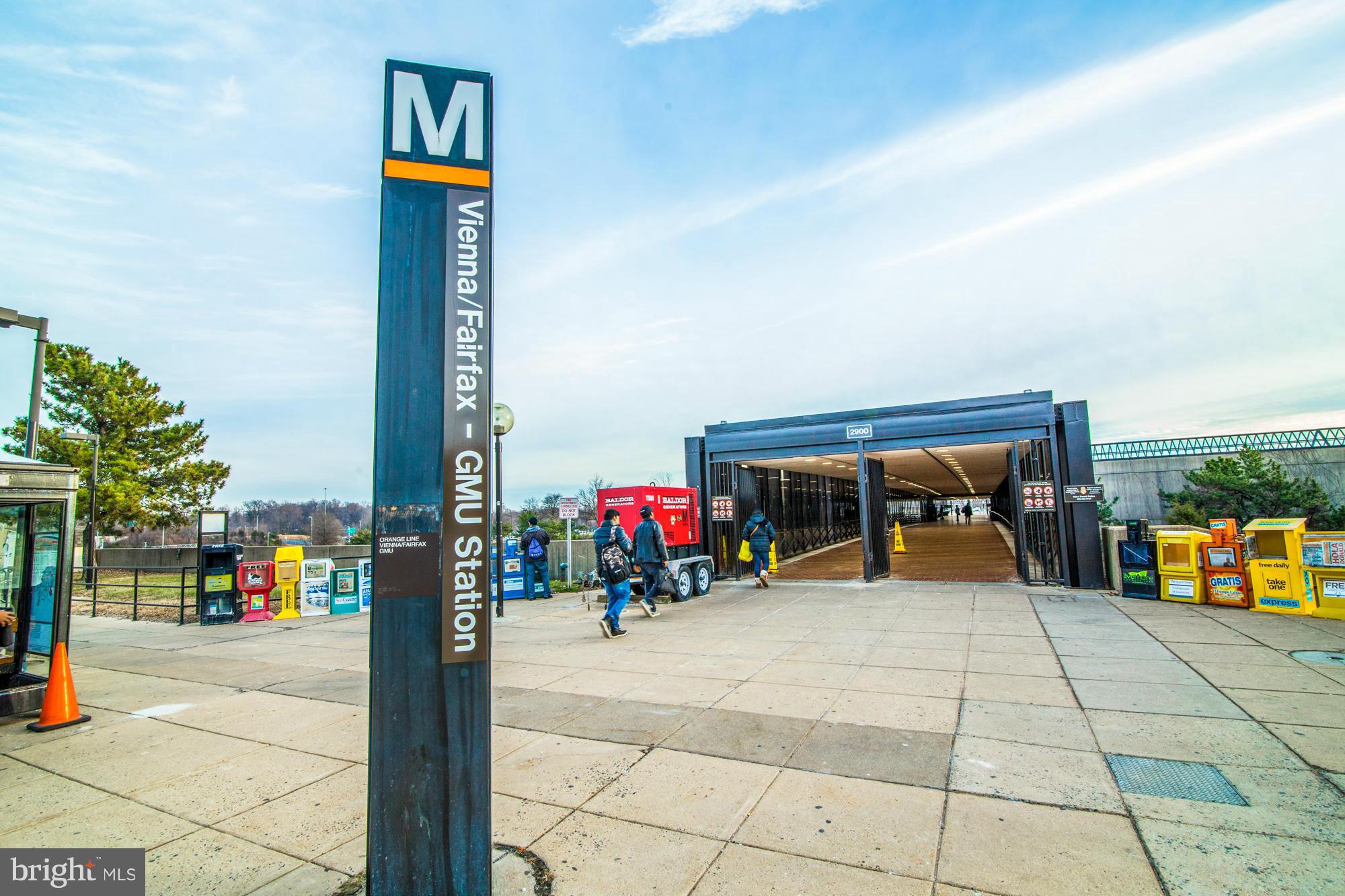 OAKTON COMMONS - Residential