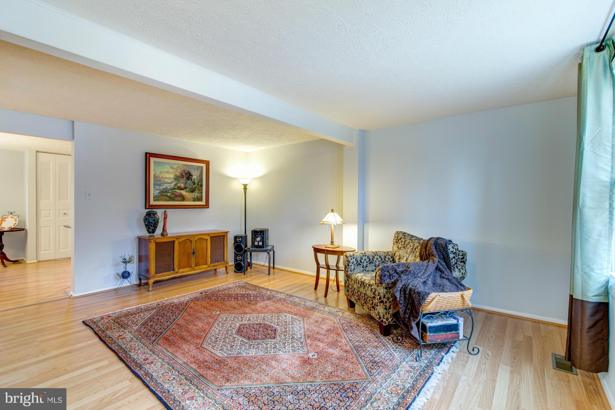 OAKTON COMMONS - Residential