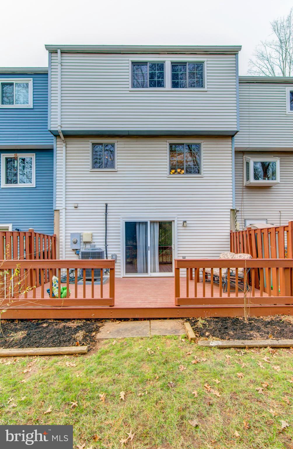 OAKTON COMMONS - Residential