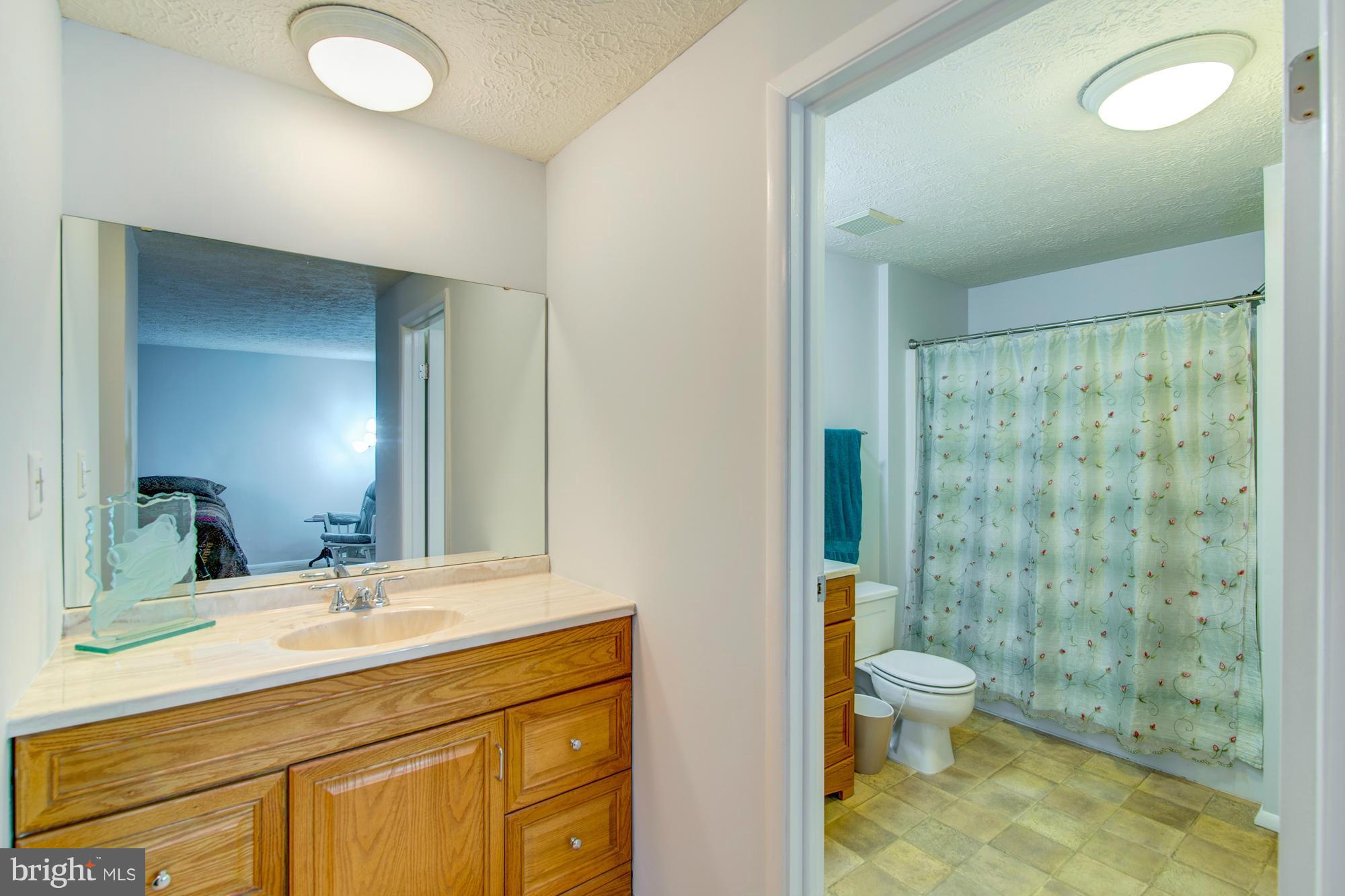 OAKTON COMMONS - Residential