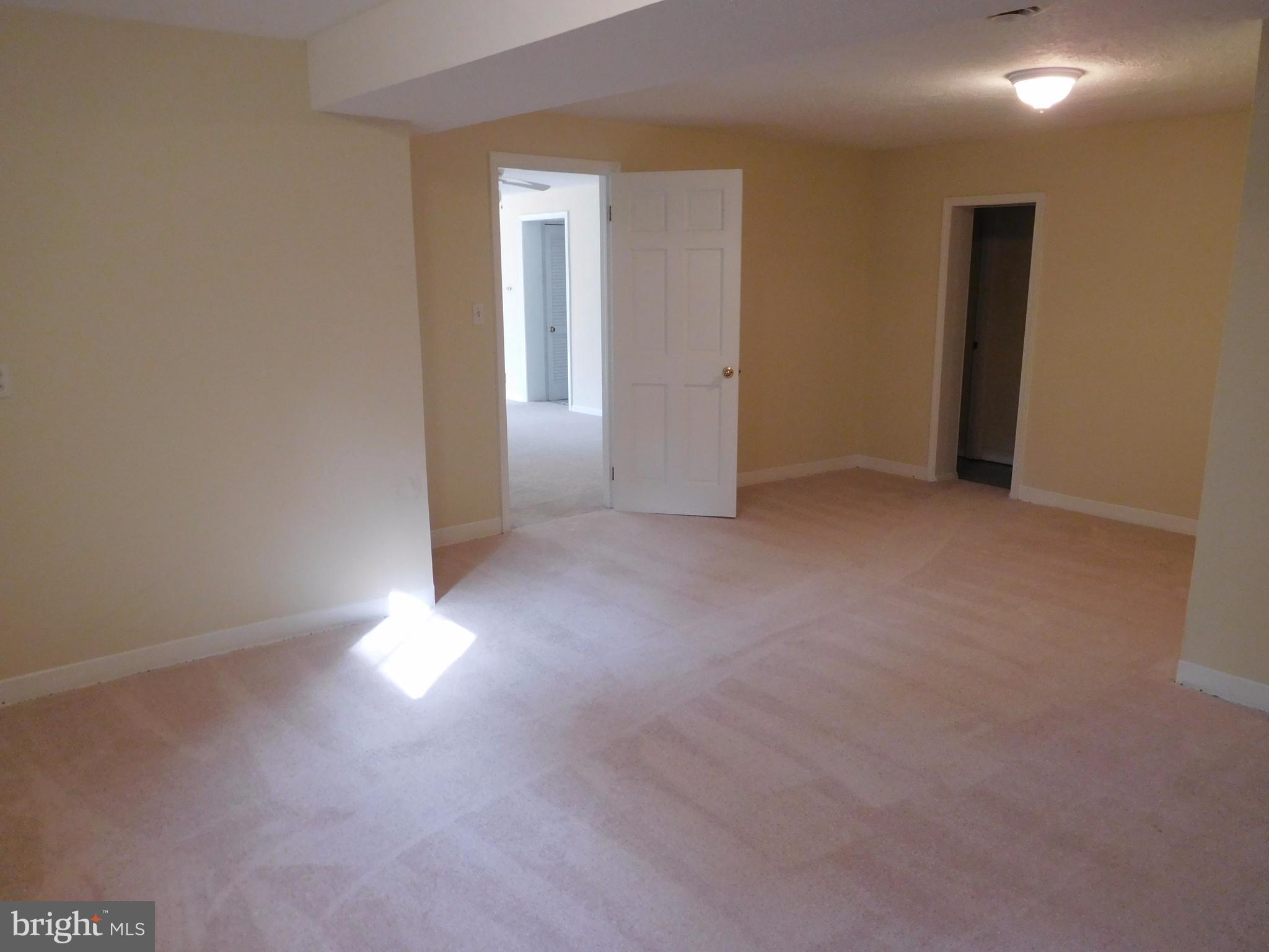 WILTON WOODS - Residential Lease