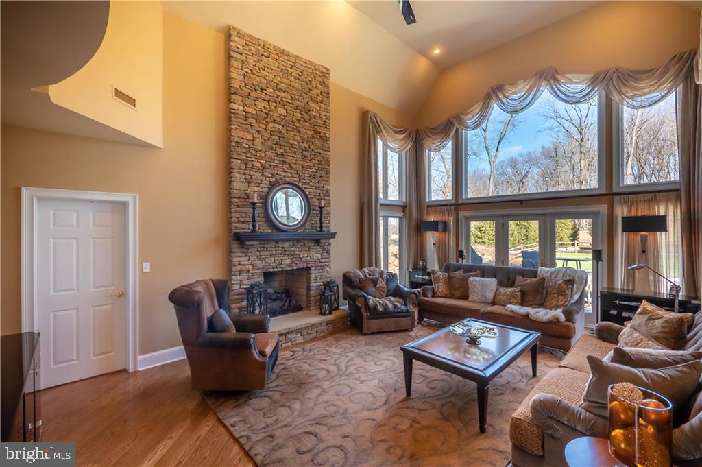 WEYHILL WOODS - Residential