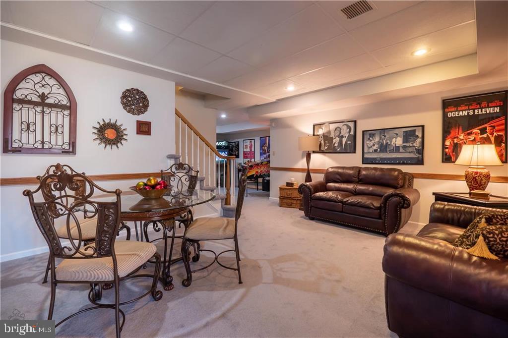 WEYHILL WOODS - Residential