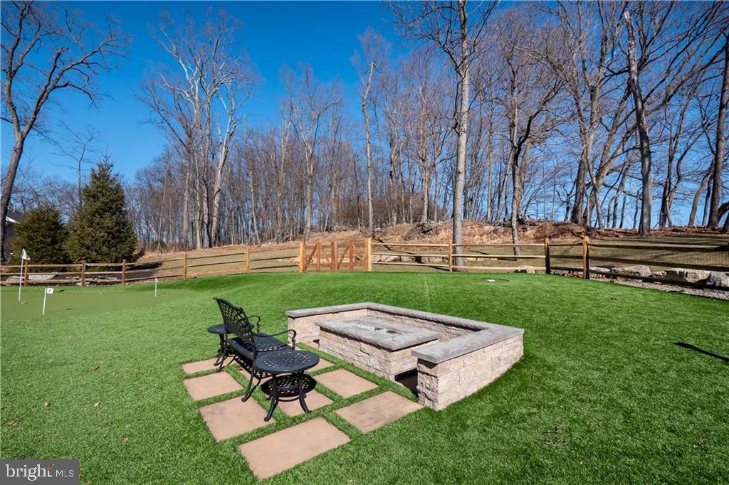 WEYHILL WOODS - Residential