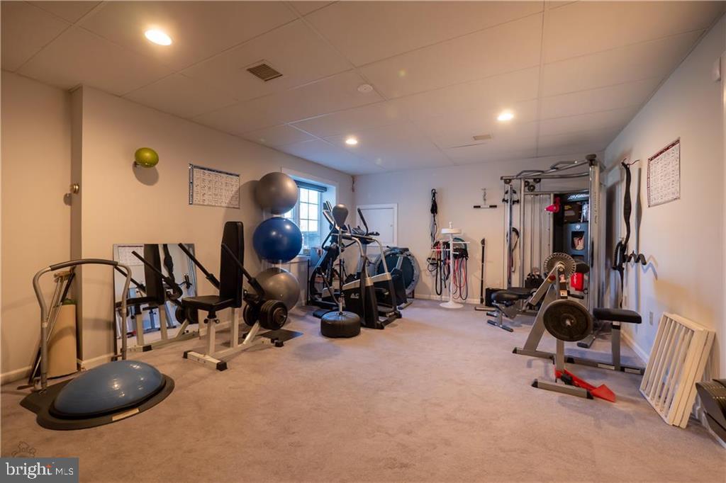 WEYHILL WOODS - Residential