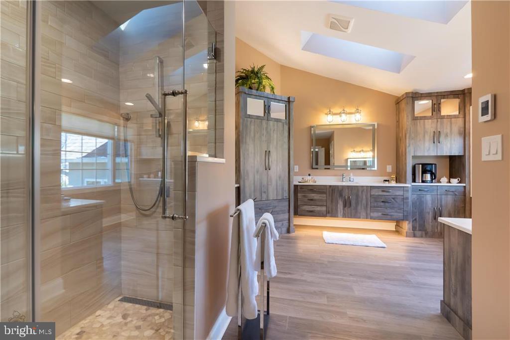 WEYHILL WOODS - Residential