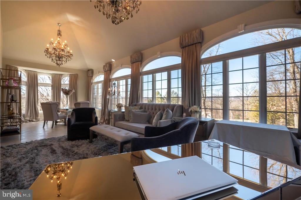 WEYHILL WOODS - Residential