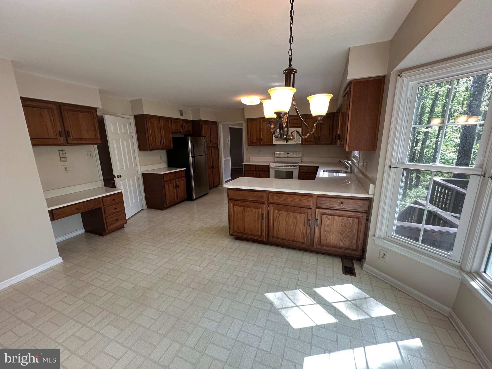 ORANGE HUNT ESTATES WEST - Residential Lease