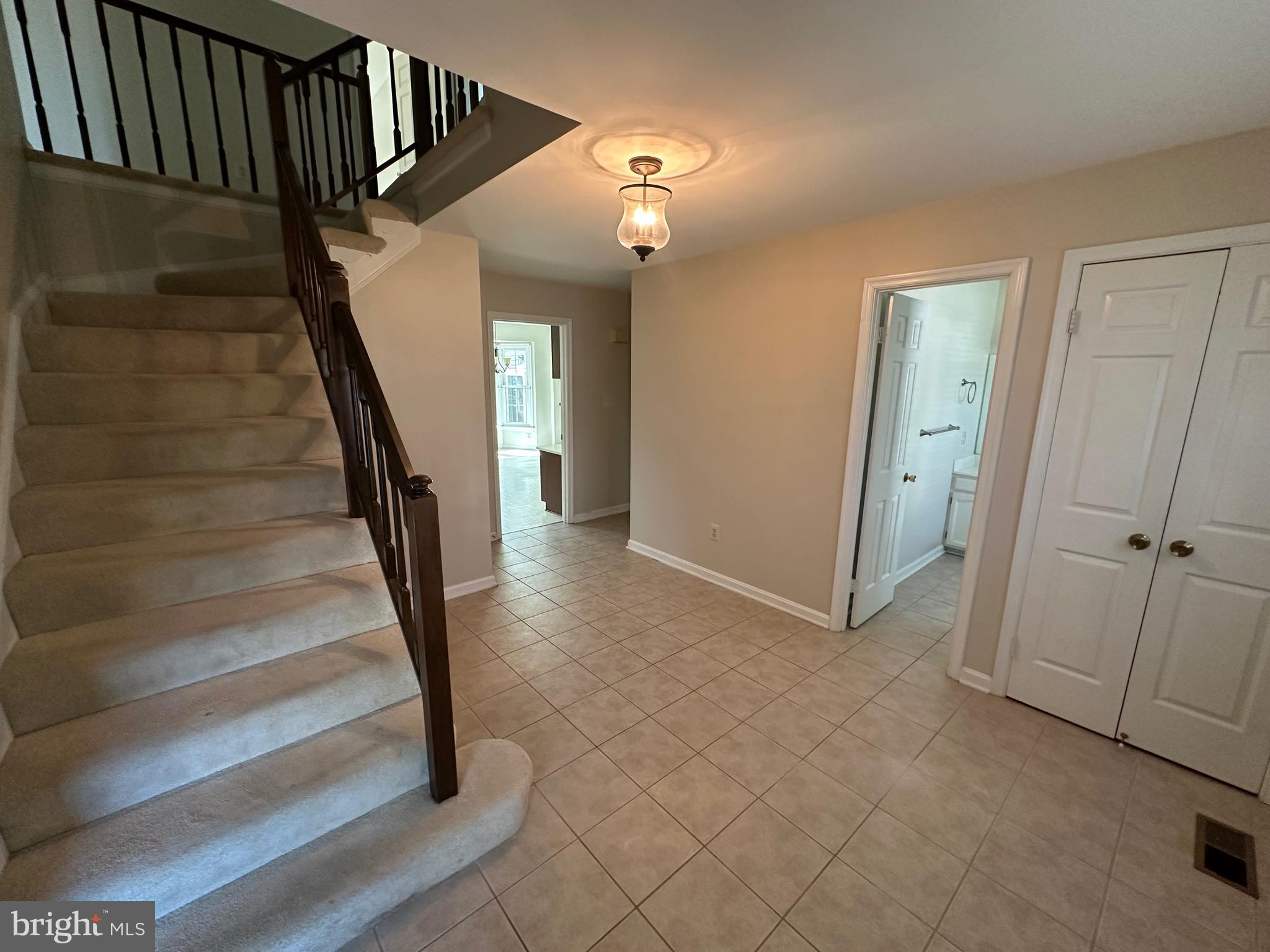 ORANGE HUNT ESTATES WEST - Residential Lease