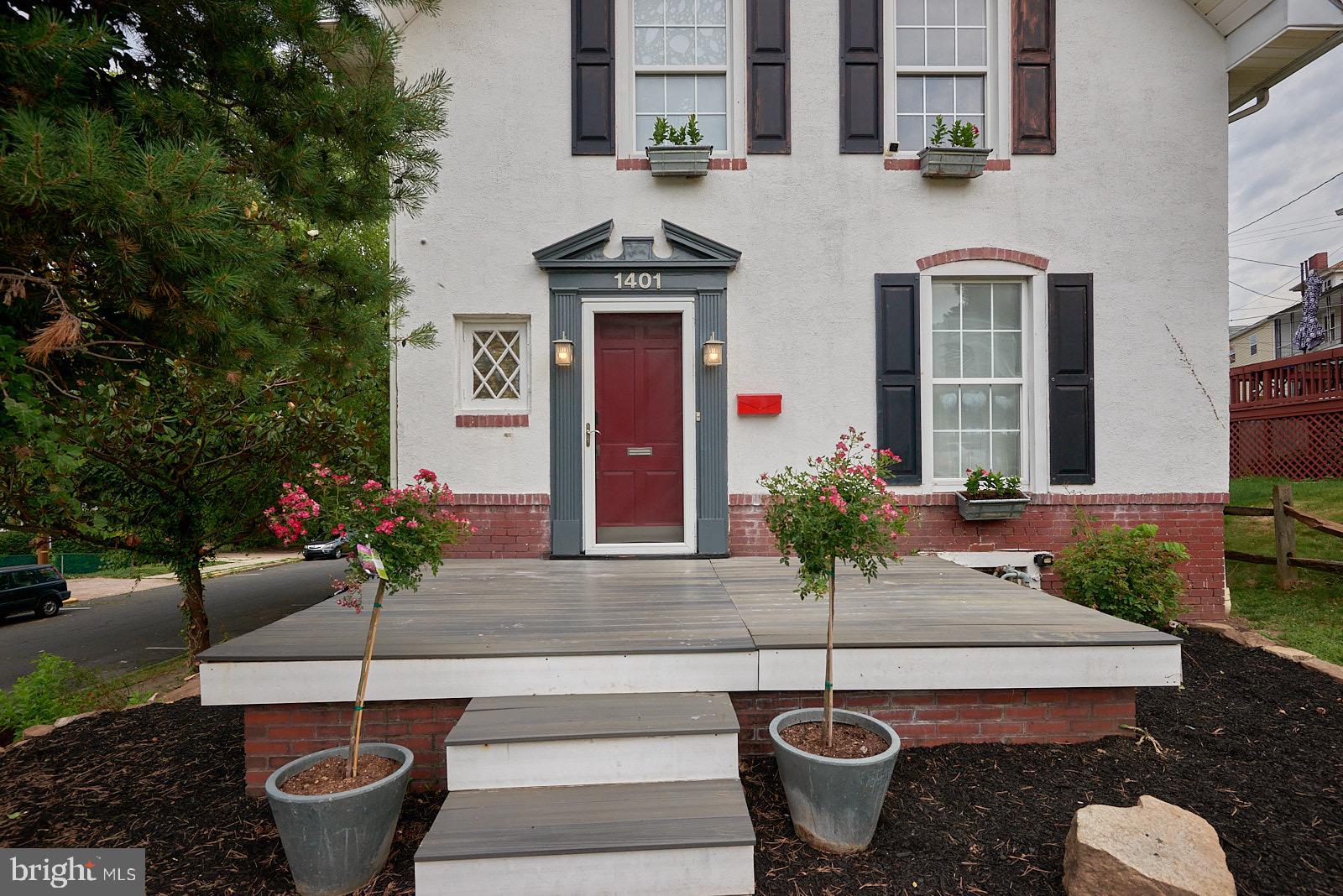 1401 PERRY STREET