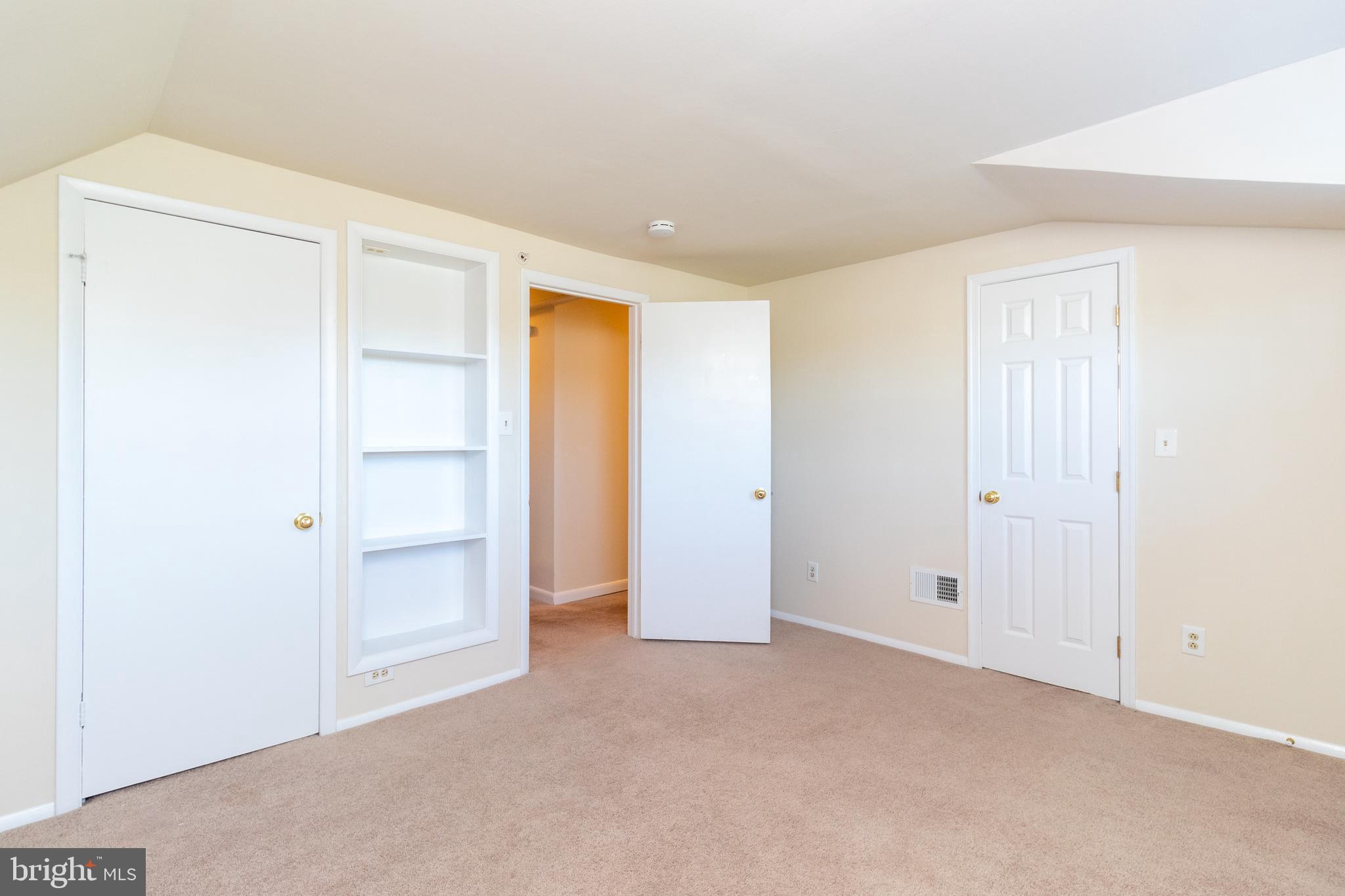 ST CHARLES - CARRINGTON - Residential