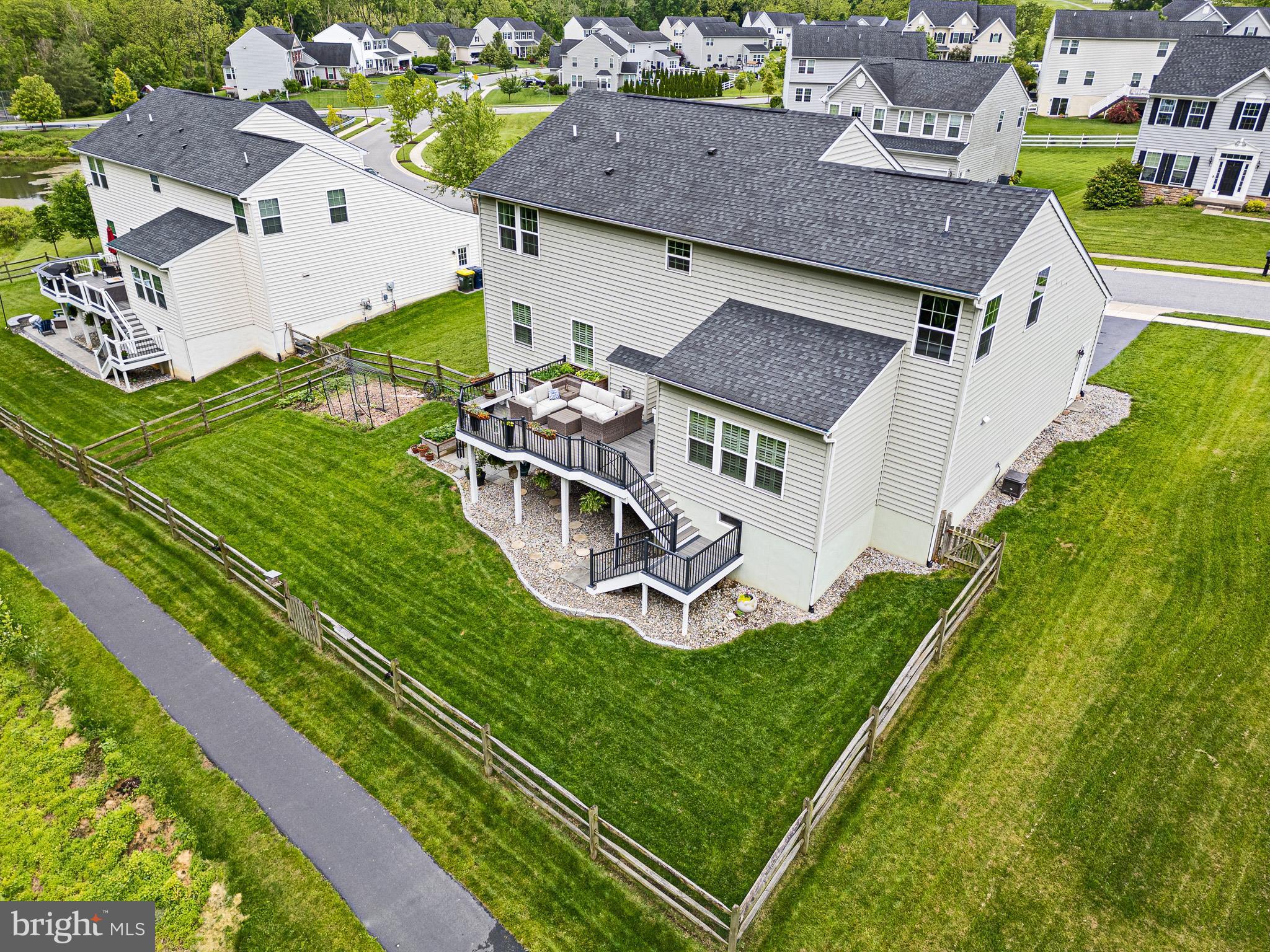 432 COOTE DRIVE